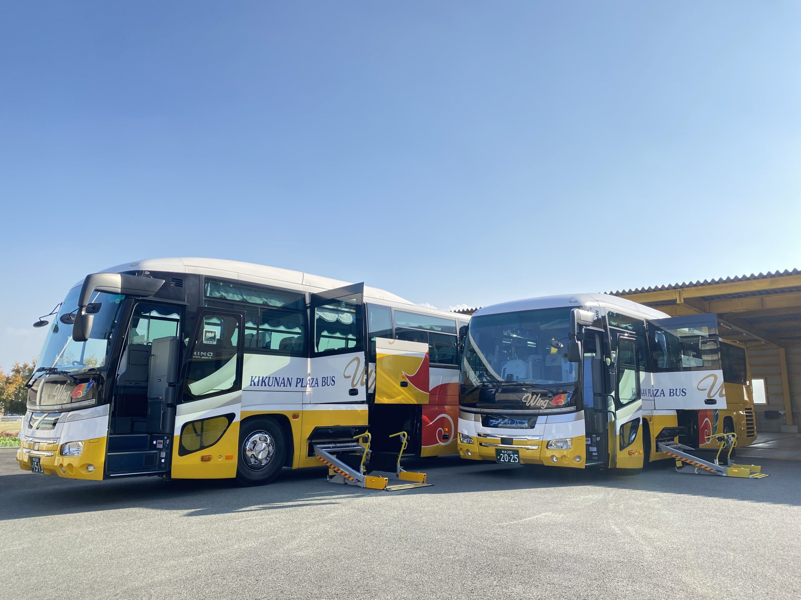 リフト付き大型バス